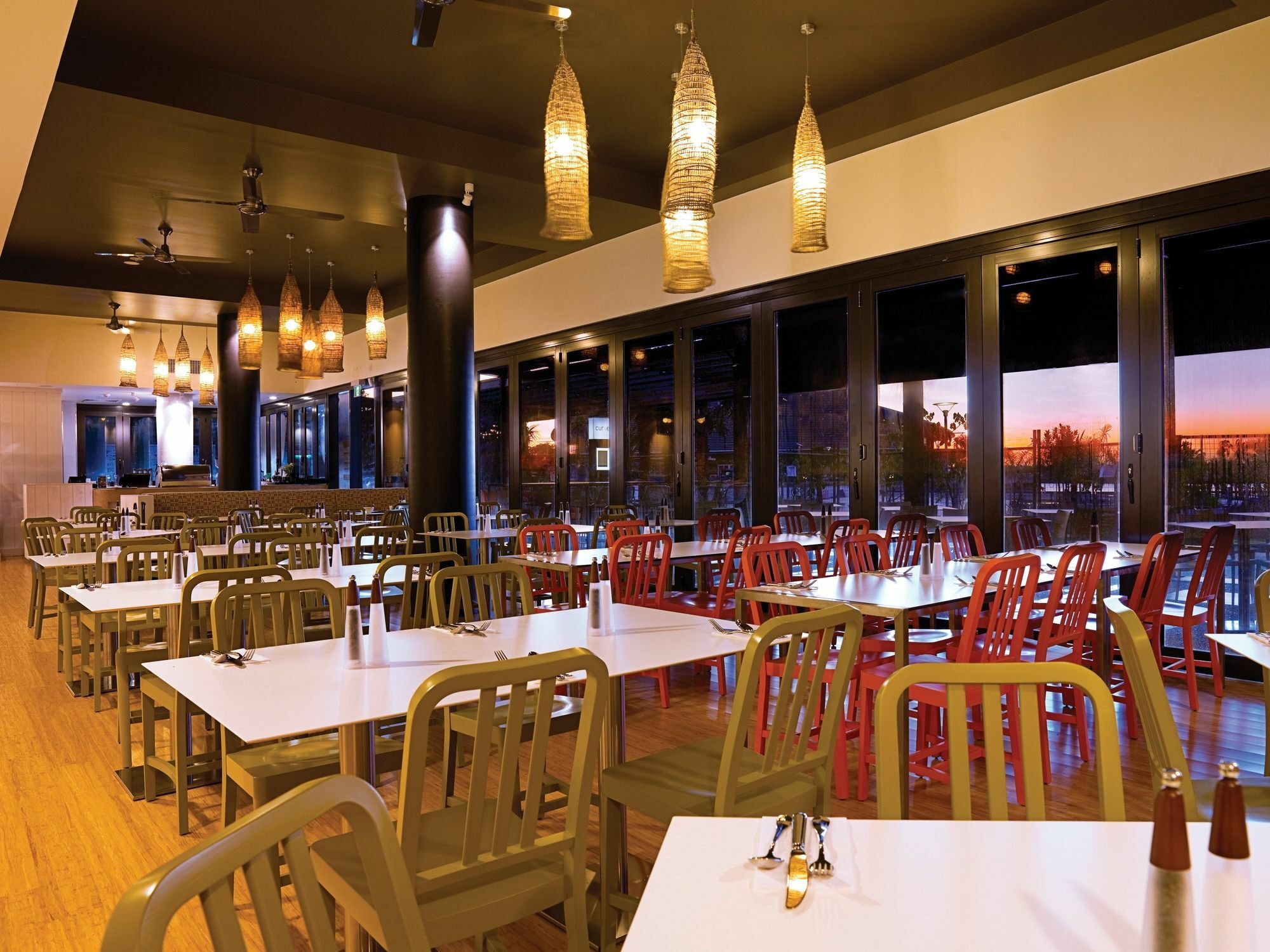 Adina Apartment Hotel Darwin Waterfront Restaurang bild